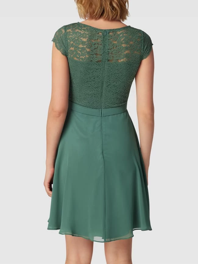 V.M. Cocktailkleid Mit Zierbesatz - Grün 5 V.M. Cocktailkleid Mit Zierbesatz - Grün – Bild 5