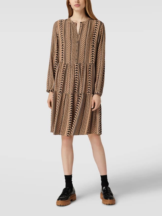 Montego Kleid Mit Allover-Muster - Camel 1 Montego Kleid Mit Allover-Muster - Camel