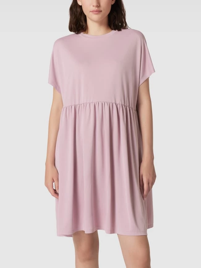 Jake*s Casual T-Shirt-Kleid Mit überschnittenen Ärmeln - Mauve 4 Jake*s Casual T-Shirt-Kleid Mit überschnittenen Ärmeln - Mauve – Bild 4