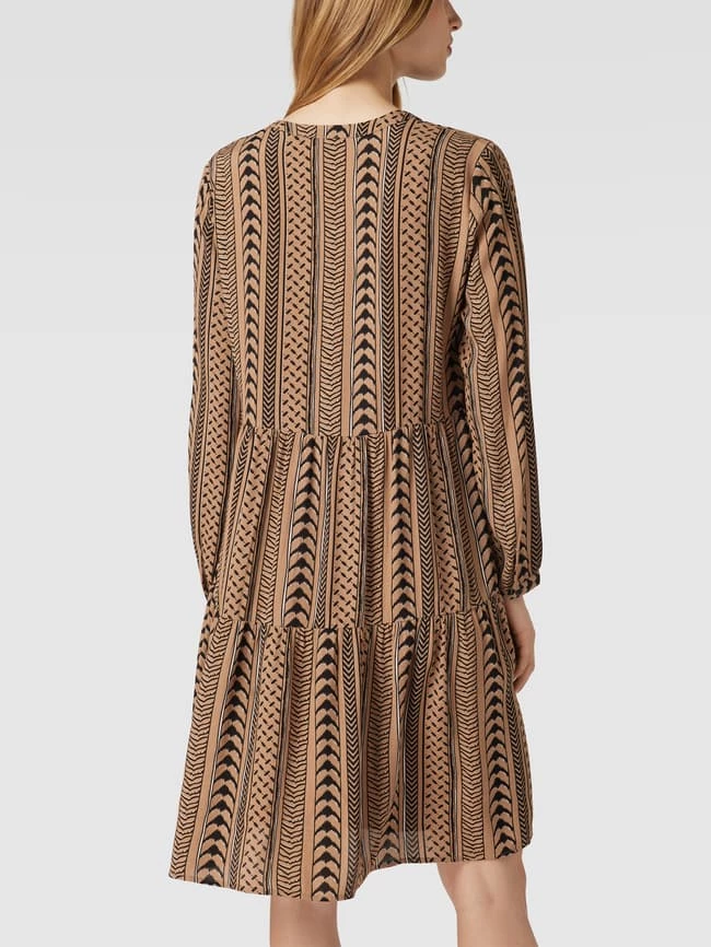 Montego Kleid Mit Allover-Muster - Camel 5 Montego Kleid Mit Allover-Muster - Camel – Bild 5