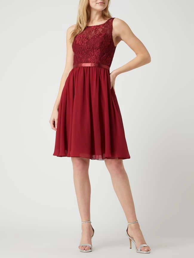 Luxuar Cocktailkleid Aus Floraler Spitze Und Chiffon - Bordeaux Rot 1 Luxuar Cocktailkleid Aus Floraler Spitze Und Chiffon - Bordeaux Rot