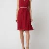 Luxuar Cocktailkleid Mit Strasssteinbesatz - Dunkelrot