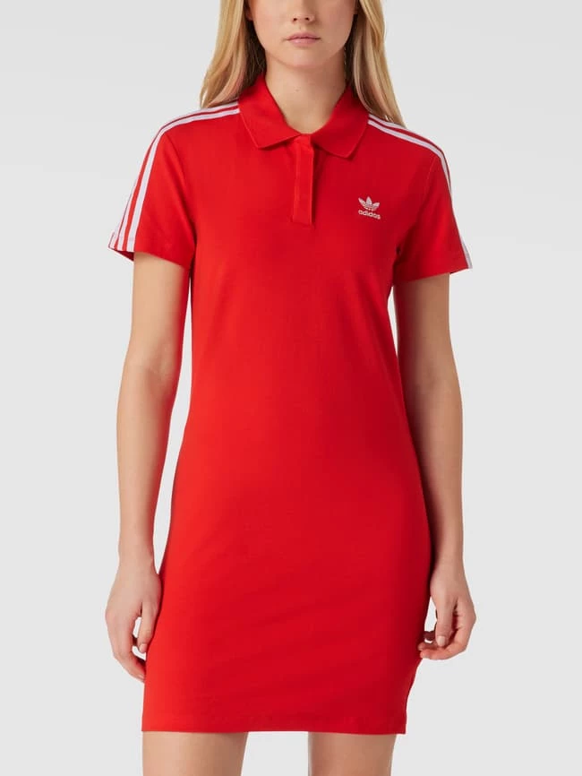 Adidas Originals T-Shirt-Kleid Mit Knopfleiste - Rot 4 Adidas Originals T-Shirt-Kleid Mit Knopfleiste - Rot – Bild 4