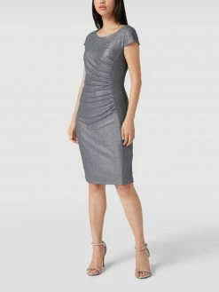 Paradi Cocktailkleid In Schimmernder Optik - Silber