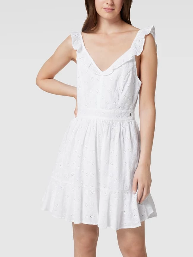 Guess Minikleid Mit Floralem Lochstickmuster - Weiß 4 Guess Minikleid Mit Floralem Lochstickmuster - Weiß – Bild 4