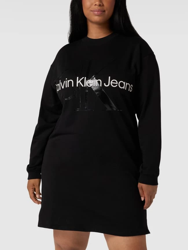 Calvin Klein Jeans Plus PLUS SIZE Sweatkleid Mit Label-Print Modell 'GLOSSY MONOGRAM' - Schwarz 4 Calvin Klein Jeans Plus PLUS SIZE Sweatkleid Mit Label-Print Modell 'GLOSSY MONOGRAM' - Schwarz – Bild 4