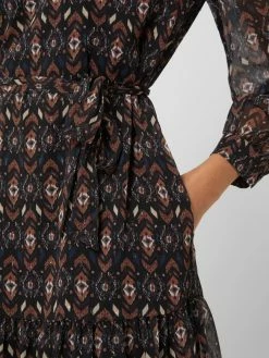 Oui Kleid Mit Effektgarn - Schwarz 7 Oui Kleid Mit Effektgarn - Schwarz -Vila-shop ap55cjq68oqjihhk717kil279crk6iq165130i2h74o5cjae75852dq871248i1j6d84uj2i74pjckaba4o30dj1cos3cd1p68r3ap1k6hj3go9nc8qm4p9l70o32p9m71gjac8